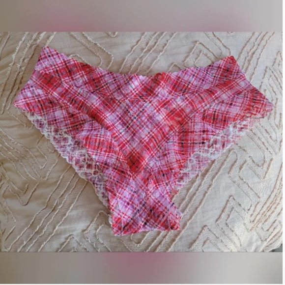 Victoria’s Secret cheeky plaid pink red panties underwear size medium nwt - Picture 1 of 5